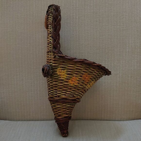 Wicker Cornucopia Basket Painted Fall Leaves Hanging Wall Pocket Decor Piece - Picture 5 of 10